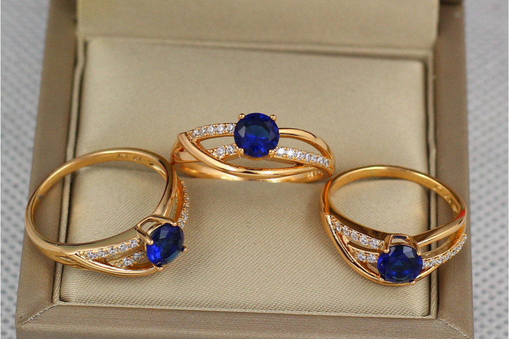 Кольцо Xuping Jewelry волны с синим камнем р 17 золотистое
