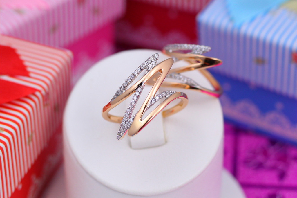 Кольцо Xuping Jewelry с родием молния р 16 золотистое