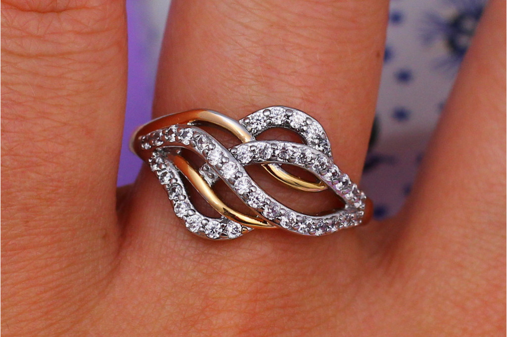 Кольцо Xuping Jewelry с родием загадка р 16 золотистое