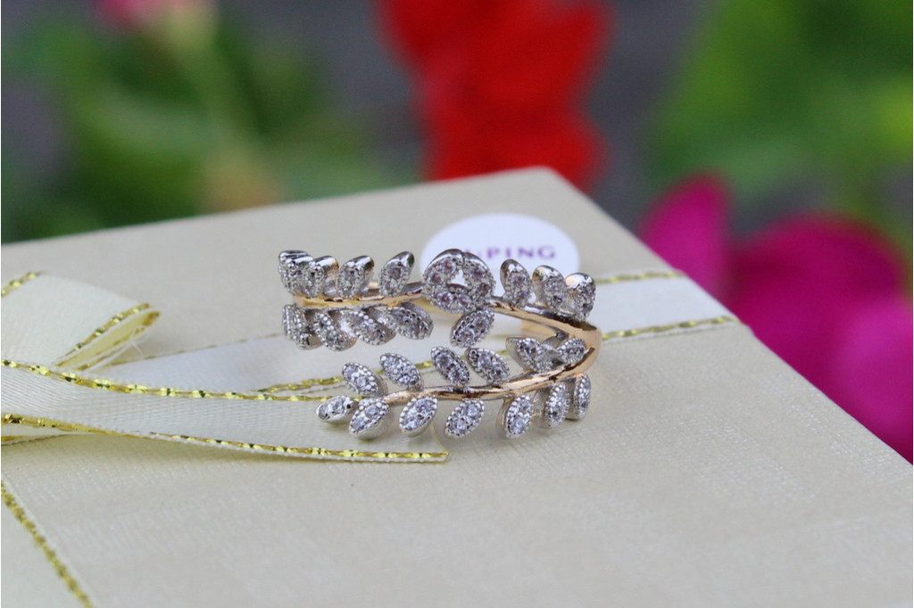 Кольцо  Xuping Jewelry ветка на две дорожки  р 18  золотистое