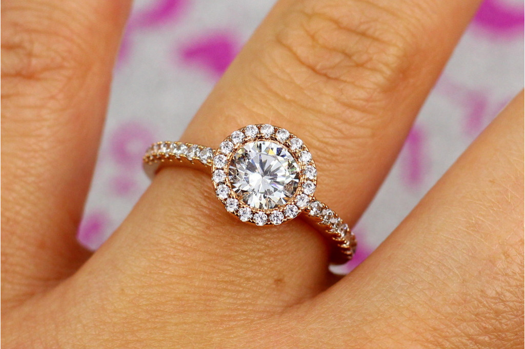 Кільце Xuping Jewelry тонке камінь в колі дрібних каменів з боків камені р 17 золотисте