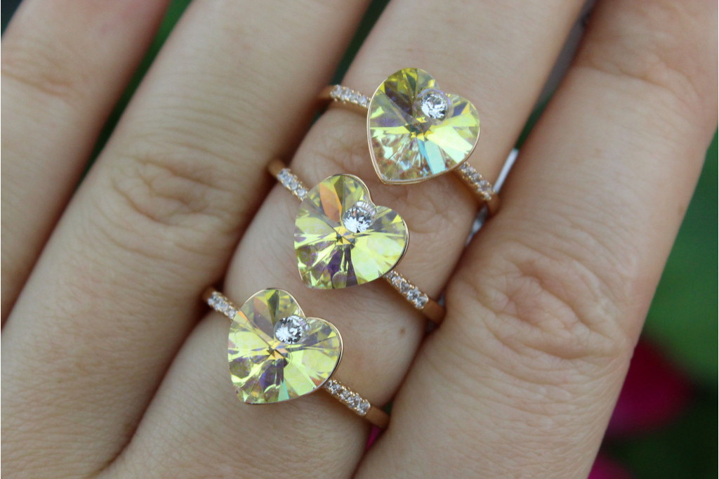 Кільце Xuping Jewelry сердечко Сваровскі біле хамелеон р 18 золотисте