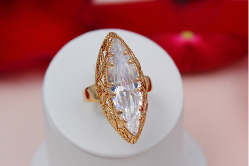 Кільце Xuping Jewelry Маркіз з білим каменем р 18 золотисте
