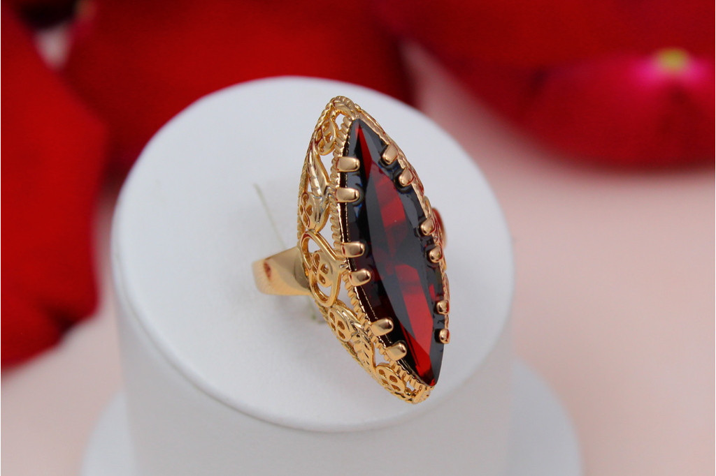 Кільце Xuping Jewelry Маркіз з червоним каменем р 18 золотисте