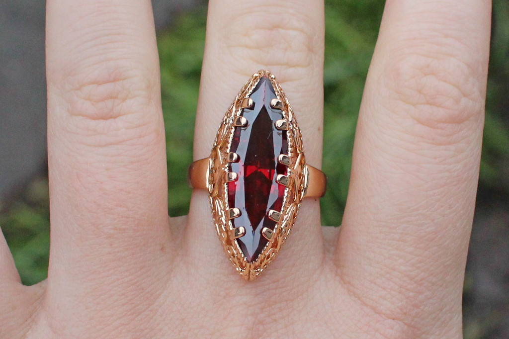 Кільце Xuping Jewelry Маркіз з червоним каменем р 18 золотисте
