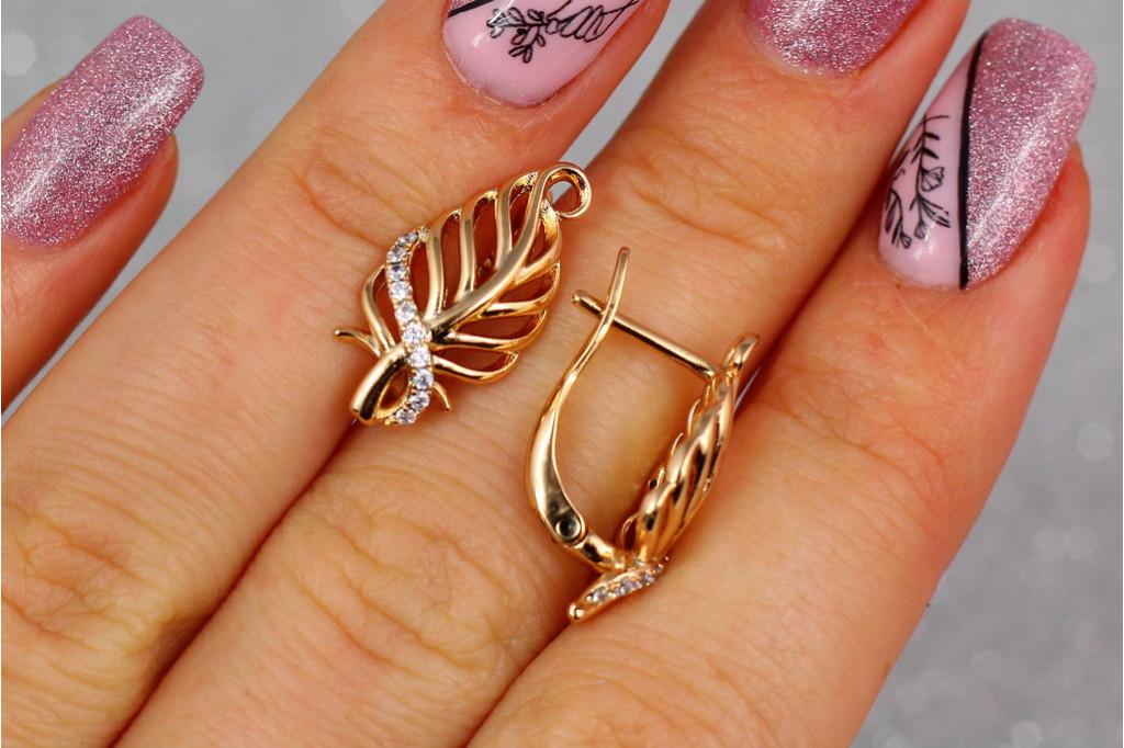 Серьги Xuping Jewelry листик с резной серединой 2 см  золотистые