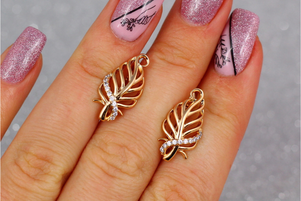 Серьги Xuping Jewelry листик с резной серединой 2 см  золотистые