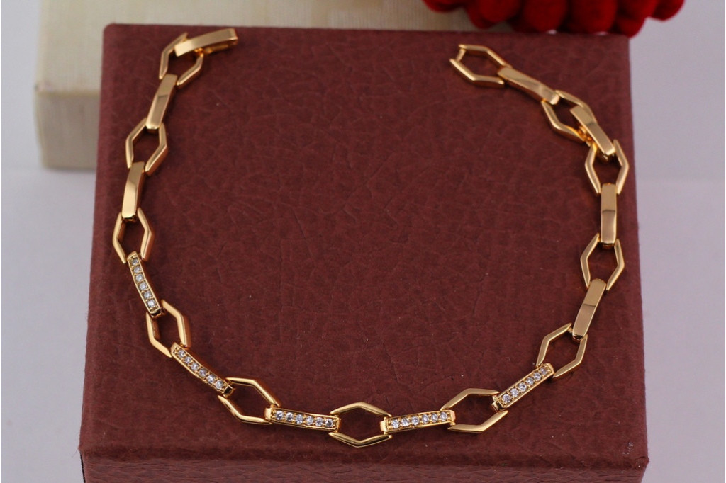 Браслет Xuping Jewelry шестигранні і довгі ланцюжки п'ять з камінням 18 см 7 мм золотистий