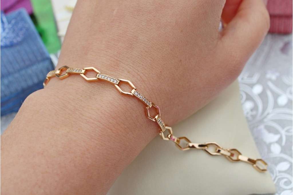 Браслет Xuping Jewelry шестигранні і довгі ланцюжки п'ять з камінням 18 см 7 мм золотистий