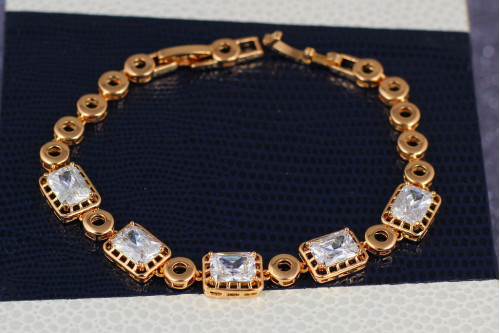 Браслет Xuping Jewelry з п'ятьма великими квадратними фіанітами 18.5 см 10 мм золотистий