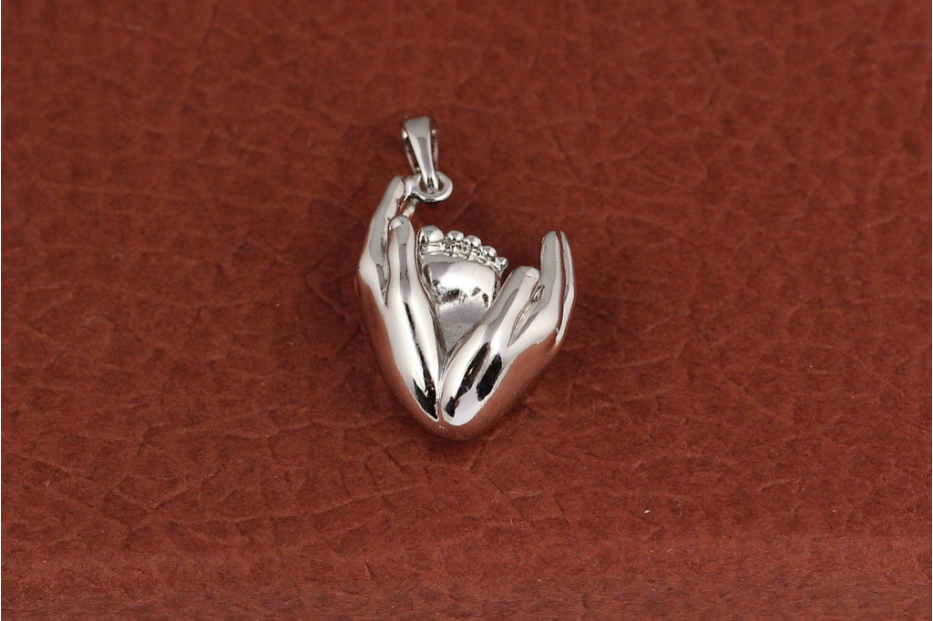 Кулон Xuping Jewelry мамины руки 2.2 см серебристый