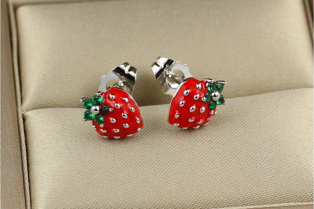 Серьги гвоздик Xuping Jewelry клубничка красная 1 см серебристые