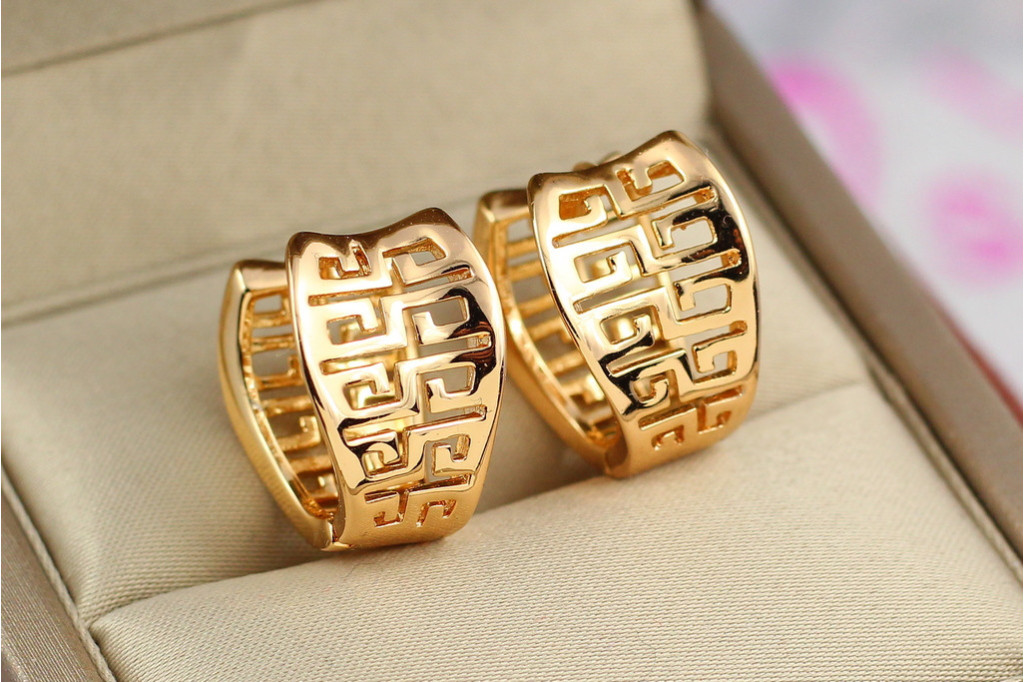 Сережки Xuping Jewelry колечки з різьбленим геометричним орнаментом 1,8 см золотисті