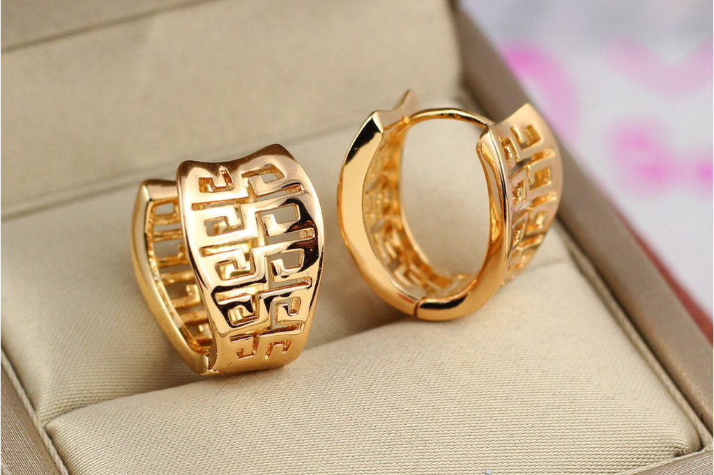 Сережки Xuping Jewelry колечки з різьбленим геометричним орнаментом 1,8 см золотисті