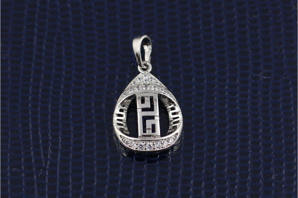 Кулон Xuping Jewelry капля с греческим узором 2 см серебристый