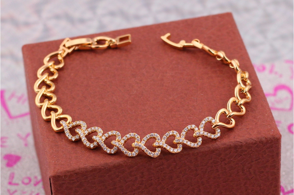 Браслет Xuping Jewelry з'єднані серця середина з фіанітами 17.5 см 10 мм золотистий
