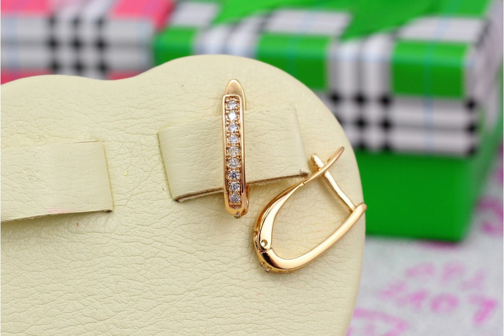 Сережки Xuping Jewelry прямокутні доріжки з камінням 1.5 см золотисті