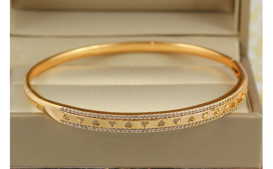 Браслет бенгл Xuping Jewelry зі сквозними серечками 60 мм 5 мм на руку від 16см до19 см золотистий