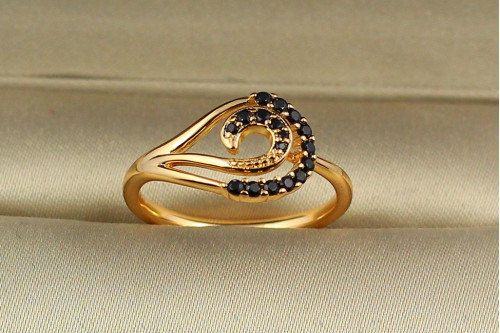 Кільце Xuping Jewelry крапля із завитком із чорним камінням  р 18 золотисте