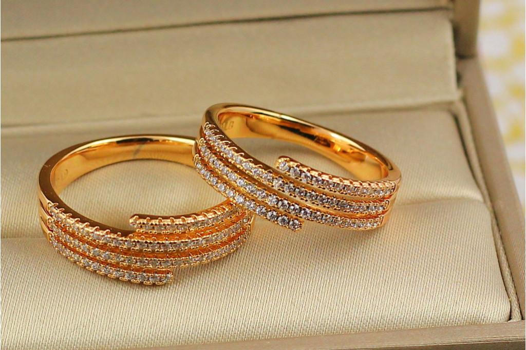 Кільце Xuping Jewelry зустрічні паралелі з каменів р 17 золотисте