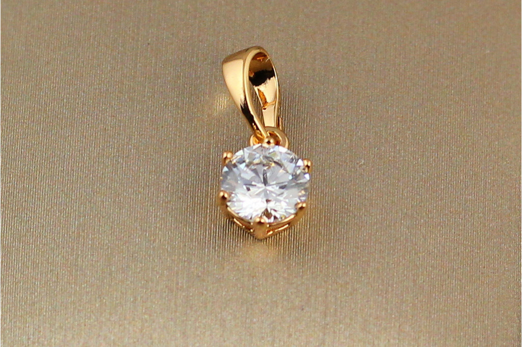 Кулон Xuping Jewelry белый камень на шесть креплений 6 мм золотистый