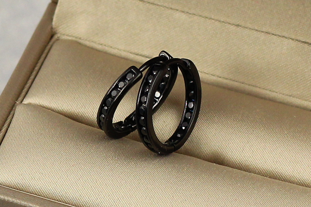 Серьги Xuping Jewelry одна дорожка с камнями бортики по краям с покрытием блэк ган 1,7 см черные