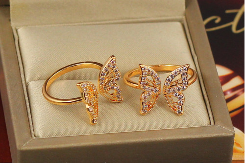 Кільце Xuping Jewelry метелик гострі крильця з фіанітів розсувне р 16 золотисте