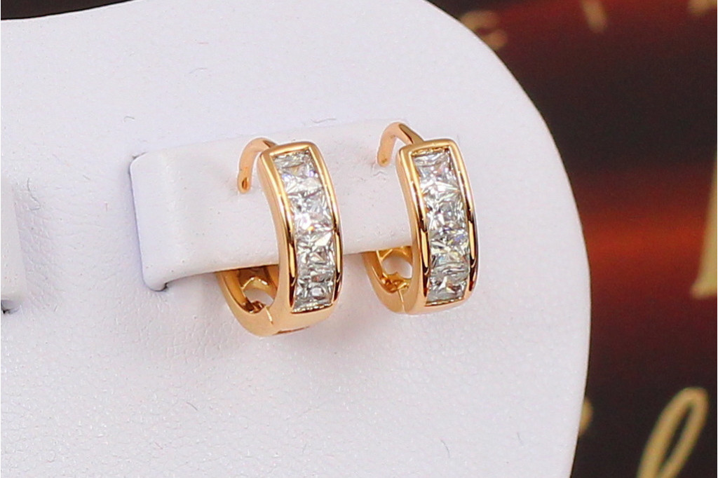 Серьги кольца Хuping Jewelry четыре квадратных камня бортики по краям 1.3 см золотистые