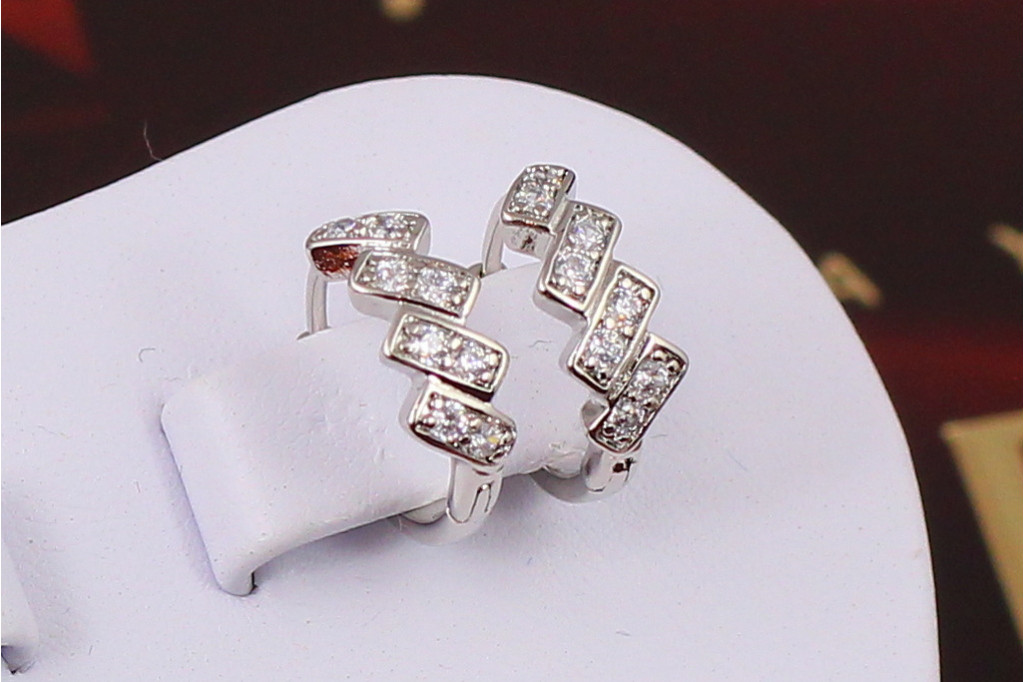 Серьги кольца Хuping Jewelry елочка 1.3 см серебристые