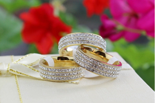 Кільце Xuping Jewelry три доріжки каміння по колу р 16 золотисте