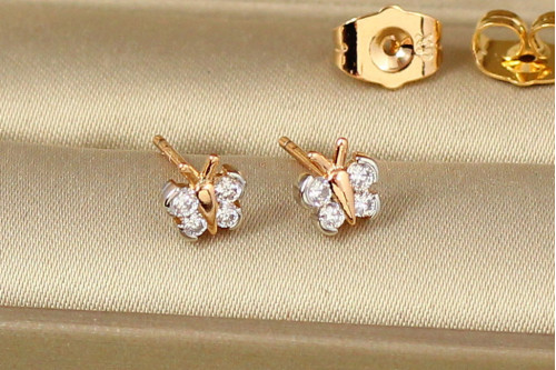 Серьги гвоздики Xuping Jewelry бабочка с фианитовыми крылышками с родием 6 мм золотистые