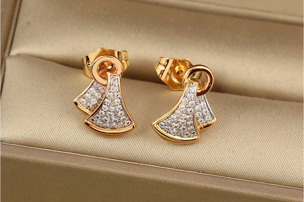 Сережки гвоздики Xuping Jewelry косиночка з родієм1.4 см золотисті