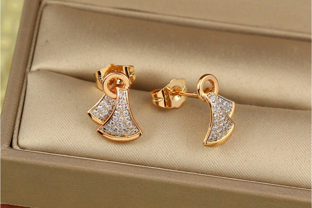 Сережки гвоздики Xuping Jewelry косиночка з родієм1.4 см золотисті