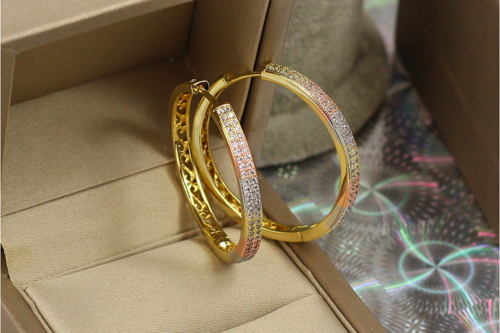 Сережки кільця Xuping Jewelry веселка з камінням 3.5 см лимонне золото