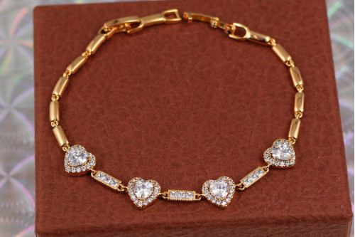 Браслет Xuping Jewelry четыре сердечка 19 см 9 мм золотистый