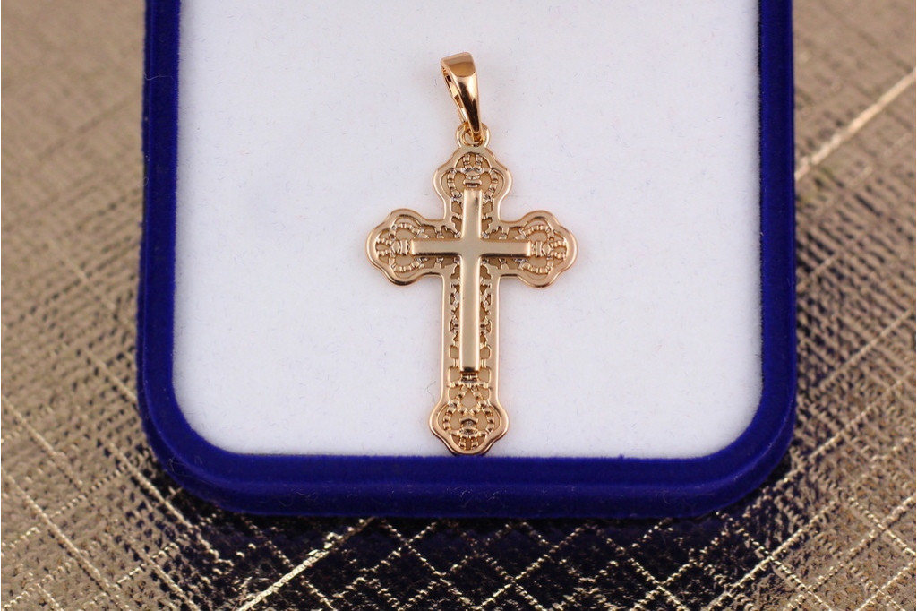 Крестик Xuping Jewelry накладной гладкий на ажурный 3.5 см золотистый