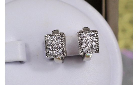 Сережки дитячі Xuping Jewelry квадратики з камінців в окантовці 1.2 см сріблясті