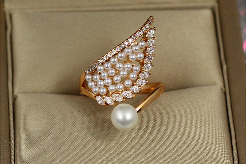 Кільце Xuping Jewelry перлинне крило р 16+ золотисте
