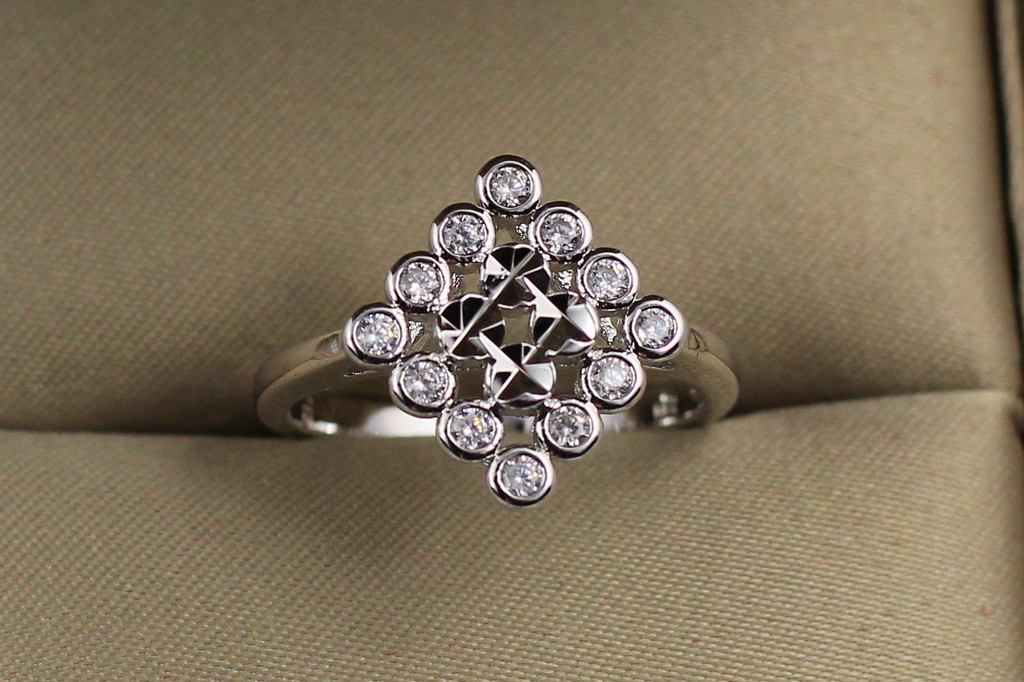 Кольцо Xuping Jewelry ромб р 16 серебристое