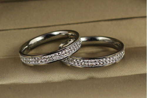 Кольцо Xuping Jewelry две дорожки по кругу с бортиками по краям р 17 серебристое