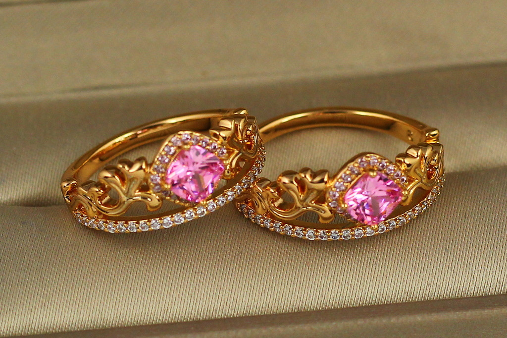 Кільце Xuping Jewelry вінець із рожевим каменем р 18 золотисте