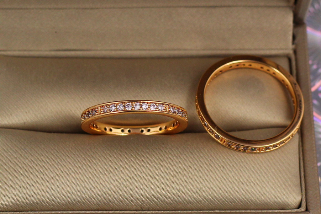 Кільце Xuping Jewelry доріжка з каменів із пропусками р 20 золотисте