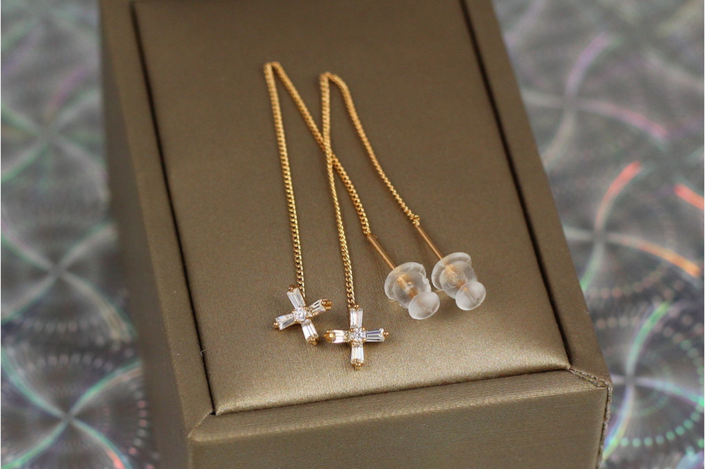 Серьги продевки Xuping Jewelry крестик из фианитов 7 см золотистые