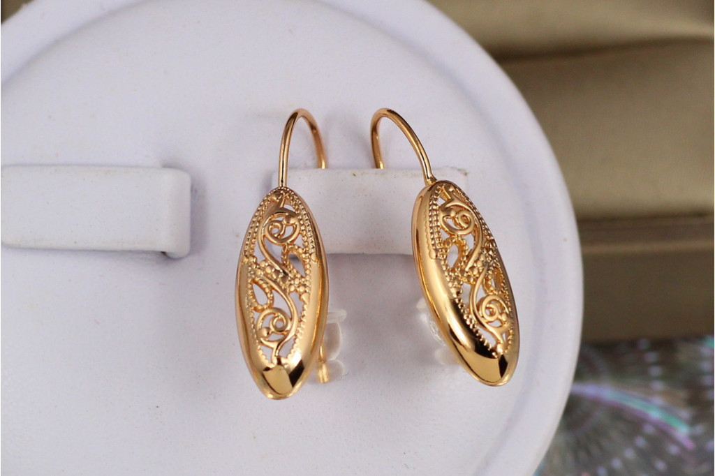 Серьги Xuping Jewelry овал с резным узором 2.7 см золотистые