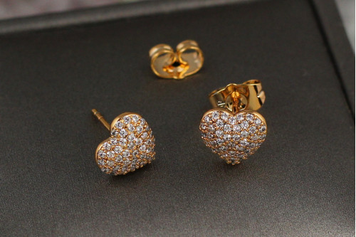 Сережки гвоздики Xuping Jewelry сердечка з дрібних фіанітів 9 мм золотисті