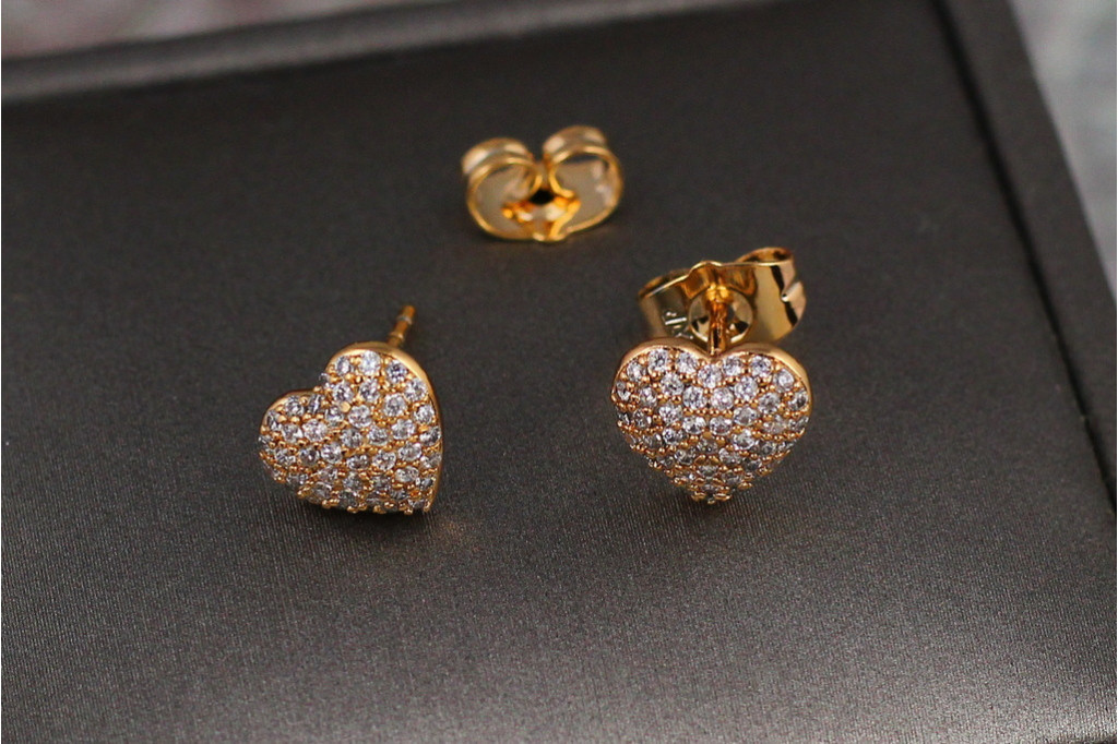 Сережки гвоздики Xuping Jewelry сердечка з дрібних фіанітів 9 мм золотисті
