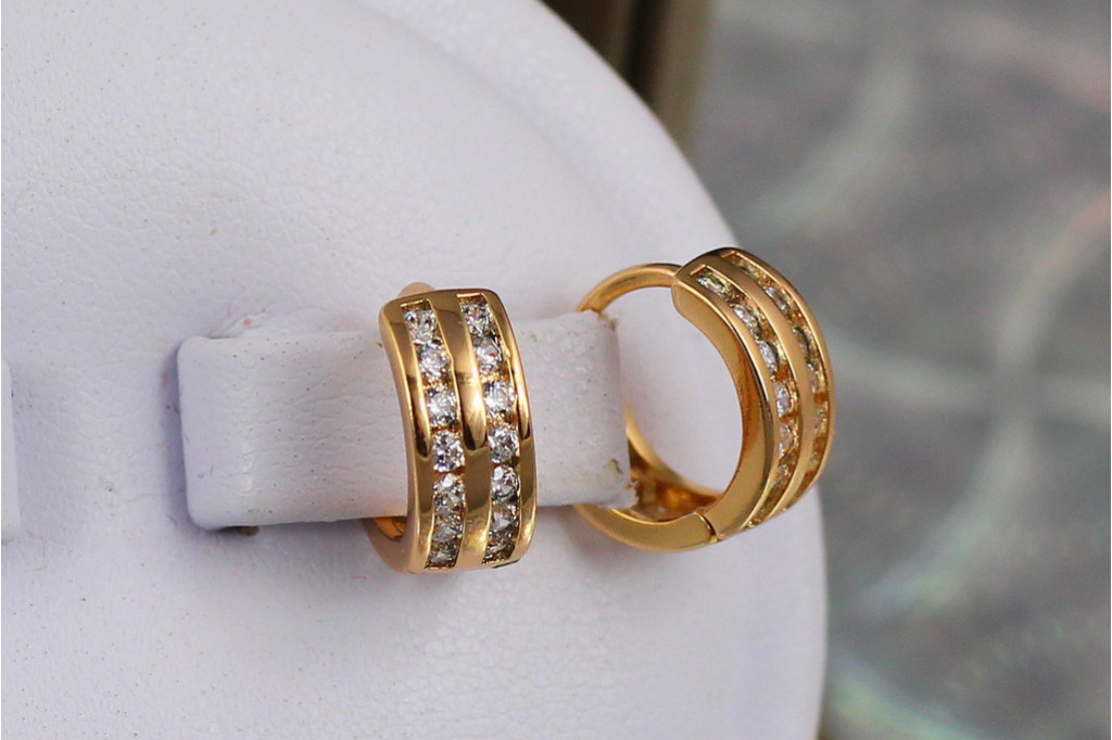 Серьги кольца Хuping Jewelry две полосы сзади узор 1.2 см золотистые