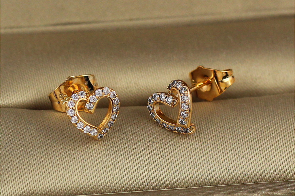 Сережки гвоздики Xuping Jewelry серце зап'ята 9 мм золотисті