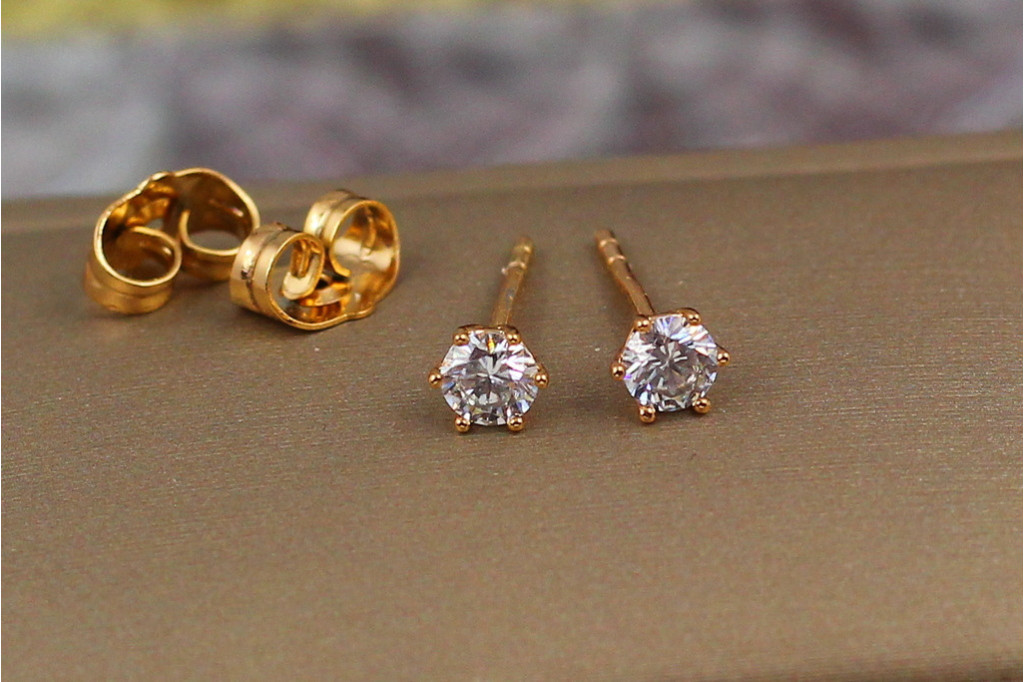 Сережки гвоздики Xuping Jewelry камінці на шість кріплень 4 мм золотисті
