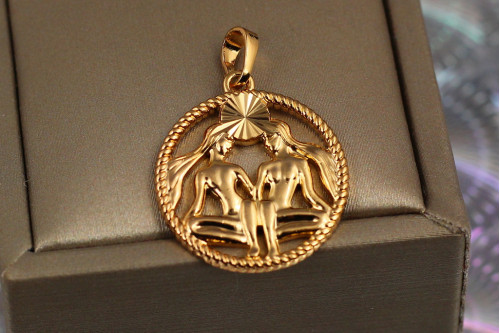 Кулон зодиак Xuping Jewelry близнецы в кольце 2.1 см золотистый